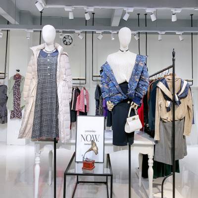 山東品牌女裝批發(fā)貨源 廣州白云 時(shí)尚典雅系列女裝 工廠折扣店女裝